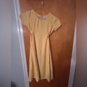 Girls size 10 yellow floral dress perfect for Easter